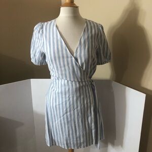 Everly Blue/White Striped Linen Dress Size M NWOT